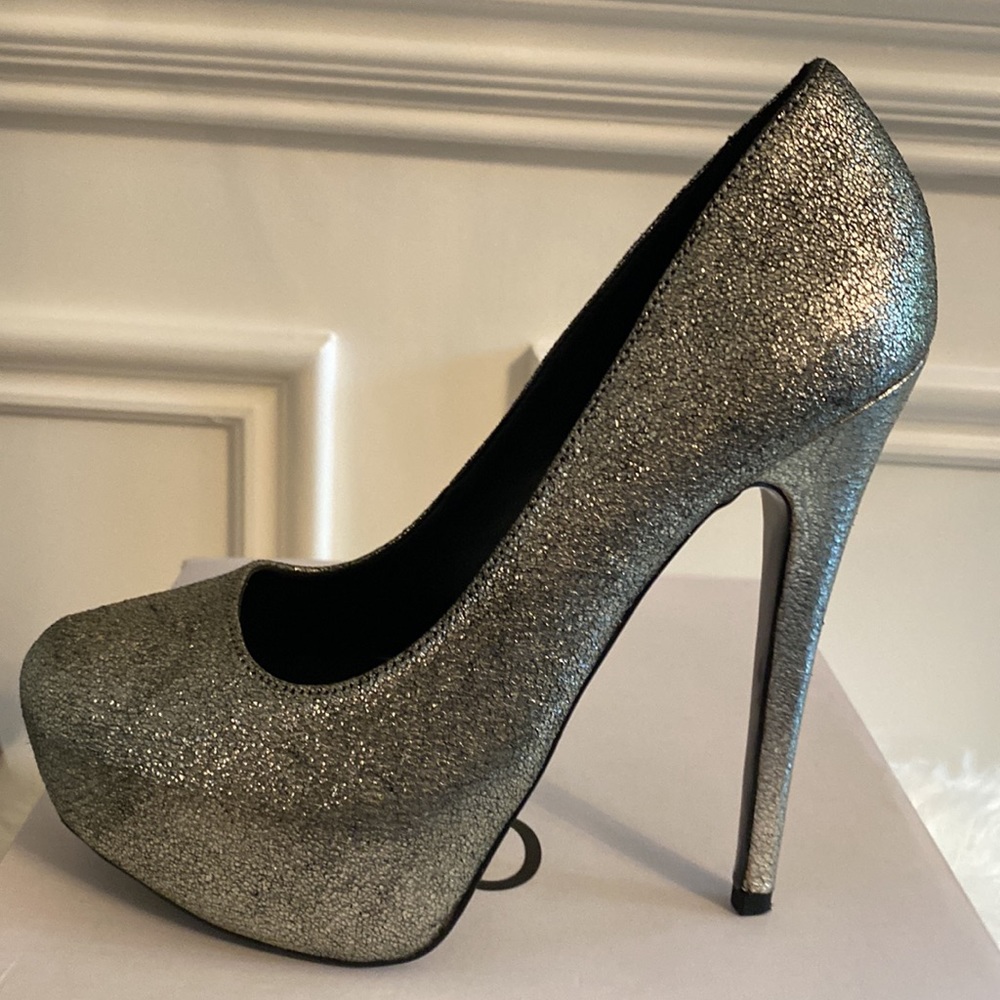 Aldo Caviel Silver Platform Stiletto Pump Size 6
